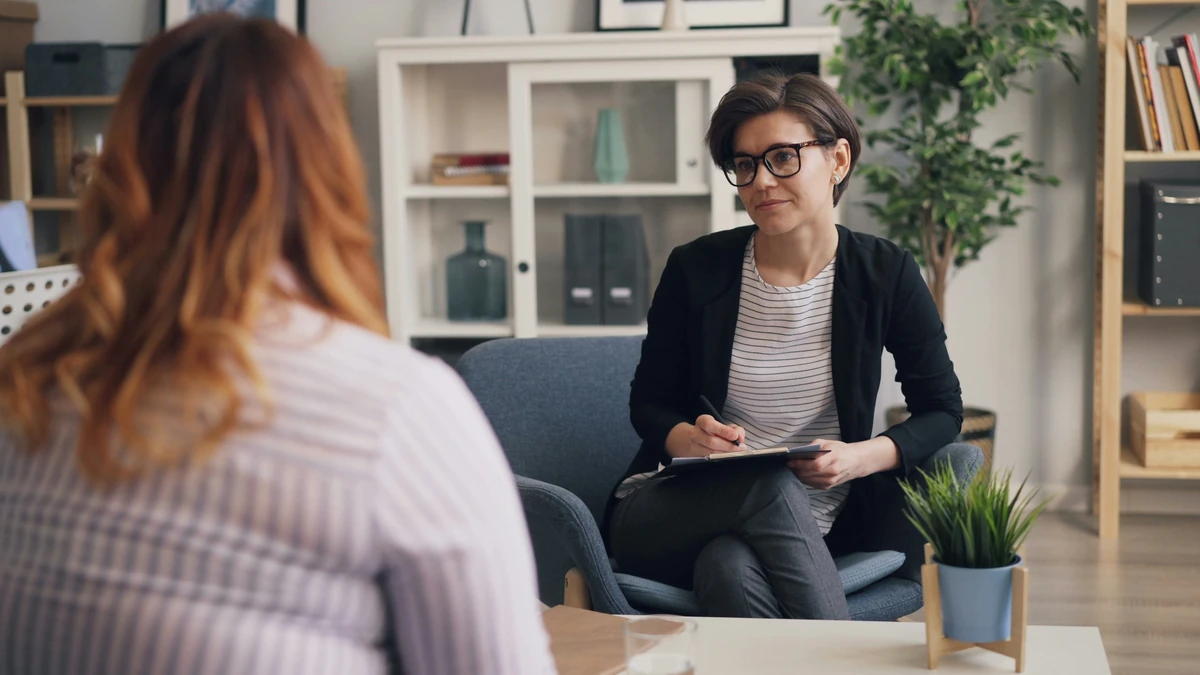 One-on-one counseling session in welcoming healing environment at Inspiring Minds Columbus Ohio
